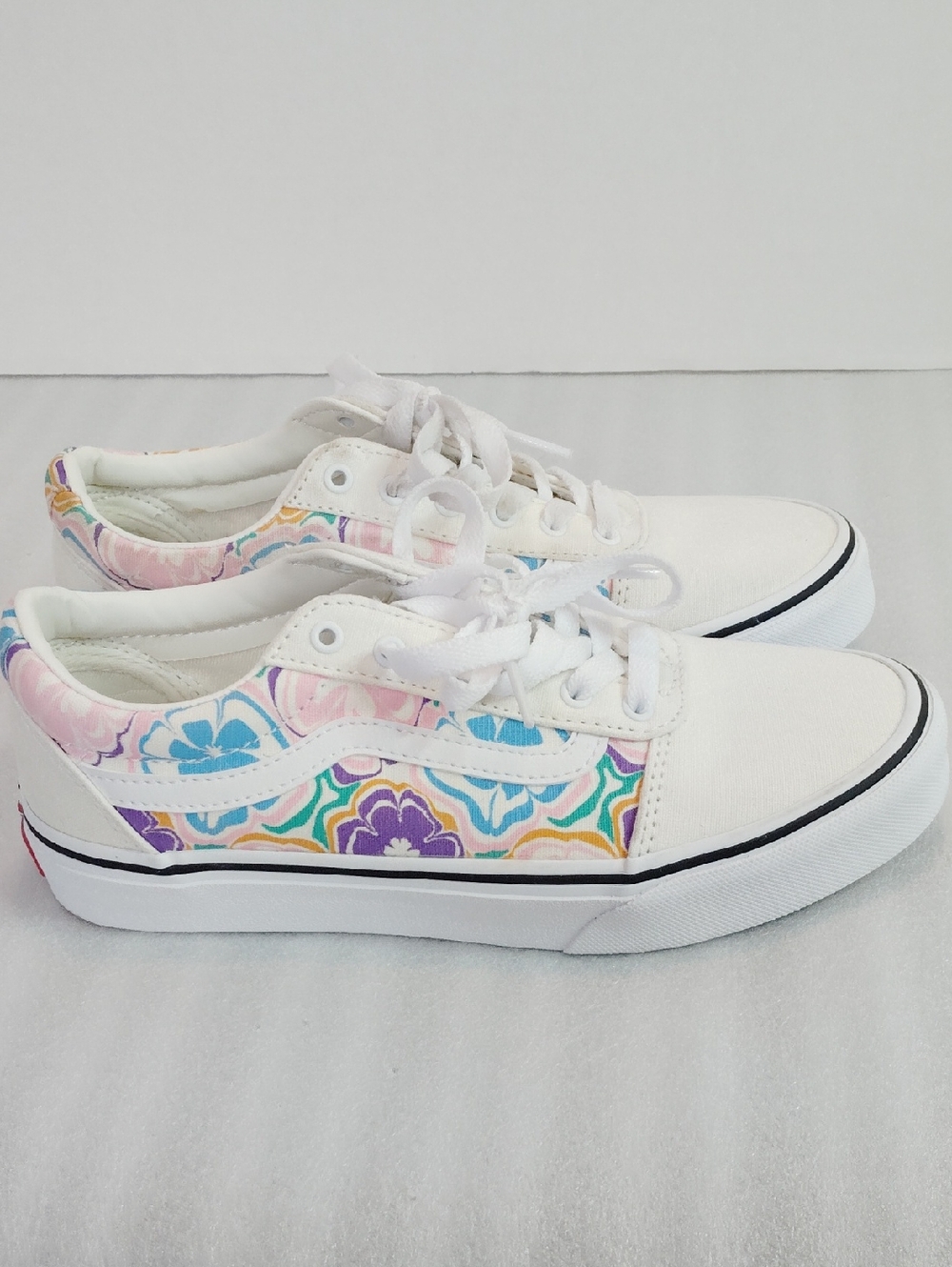 Vans White Canvas Sneakers with Pastel Floral Accents Size 3.5